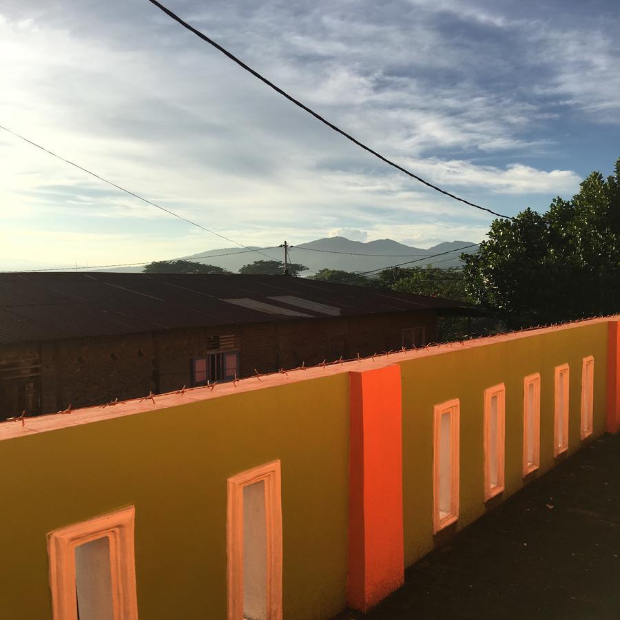 Aini Home Stay Ternate Extérieur photo