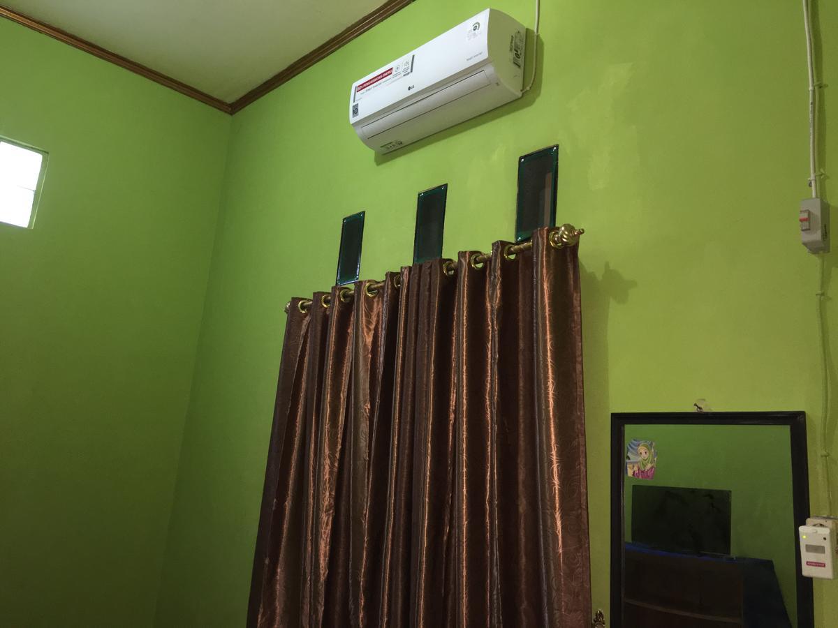 Aini Home Stay Ternate Extérieur photo