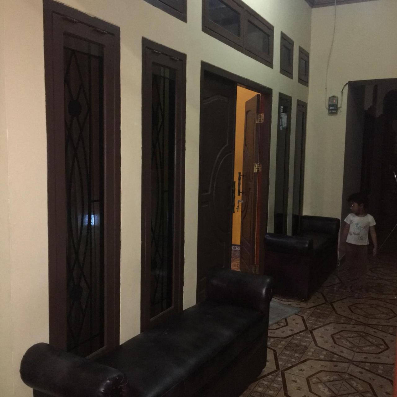 Aini Home Stay Ternate Extérieur photo