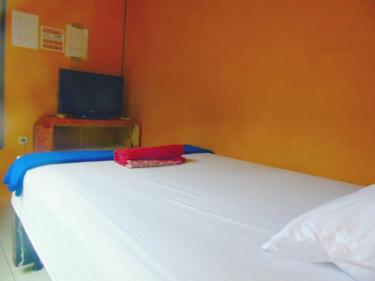 Aini Home Stay Ternate Extérieur photo